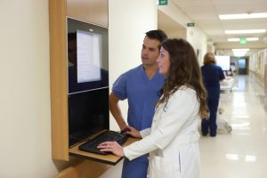 Minimally Invasive Surgery - discussing a diagnosis